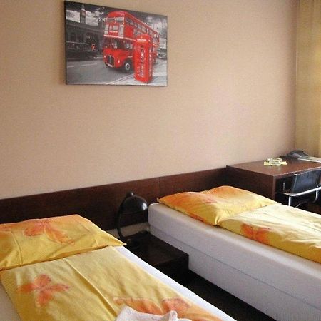 Hotel Bila Ruze เบอร์โน ภายนอก รูปภาพ