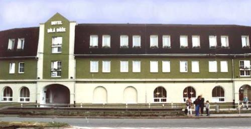 Hotel Bila Ruze เบอร์โน ภายนอก รูปภาพ