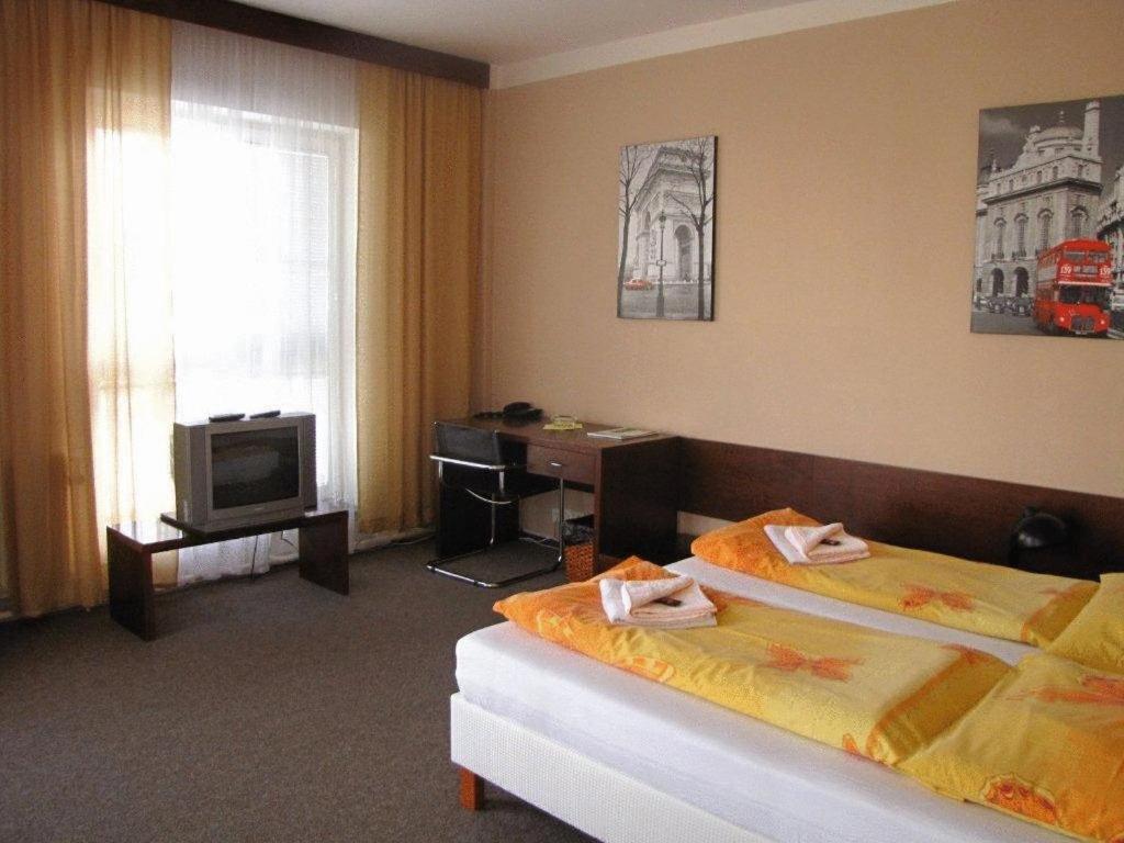 Hotel Bila Ruze เบอร์โน ภายนอก รูปภาพ